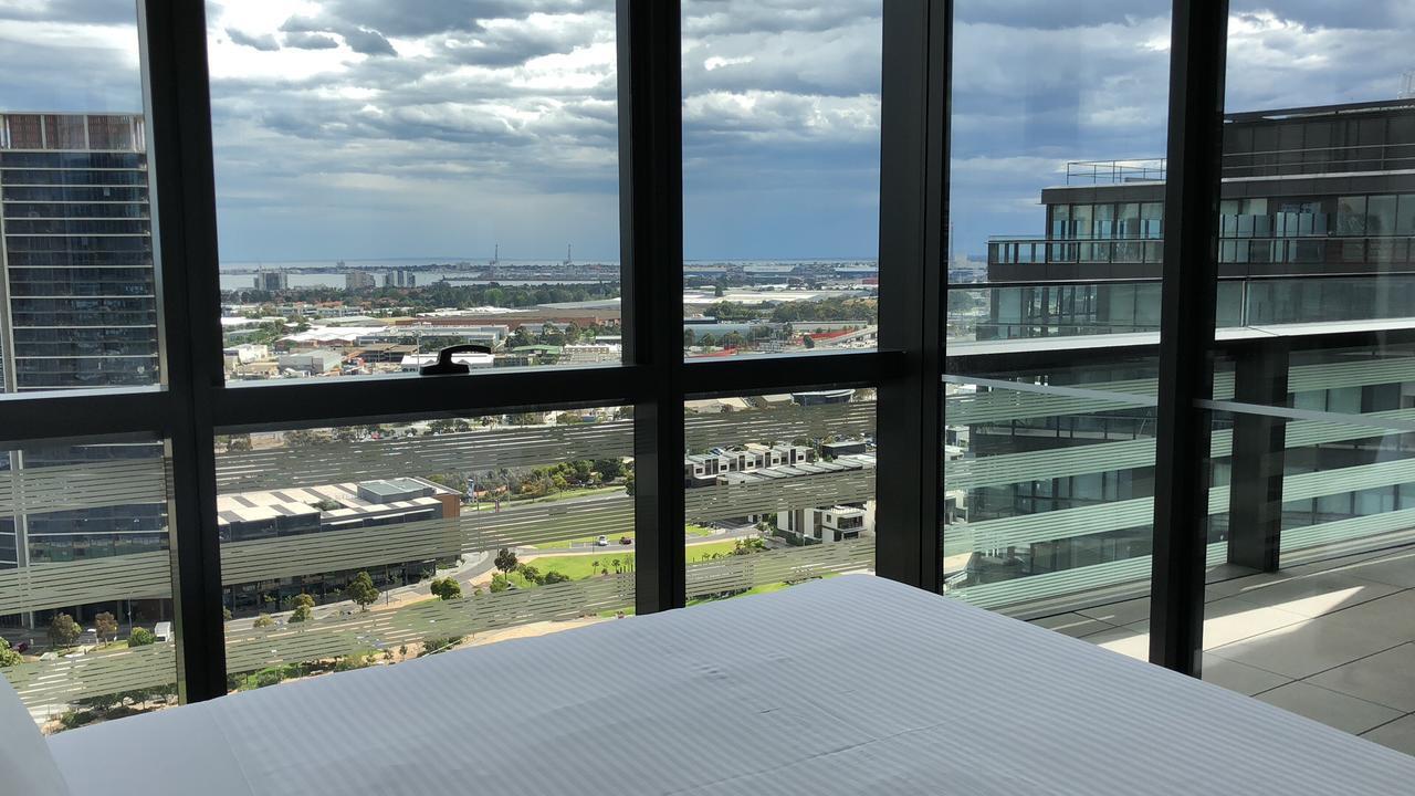 Winston Apartments Docklands Мельбурн Экстерьер фото