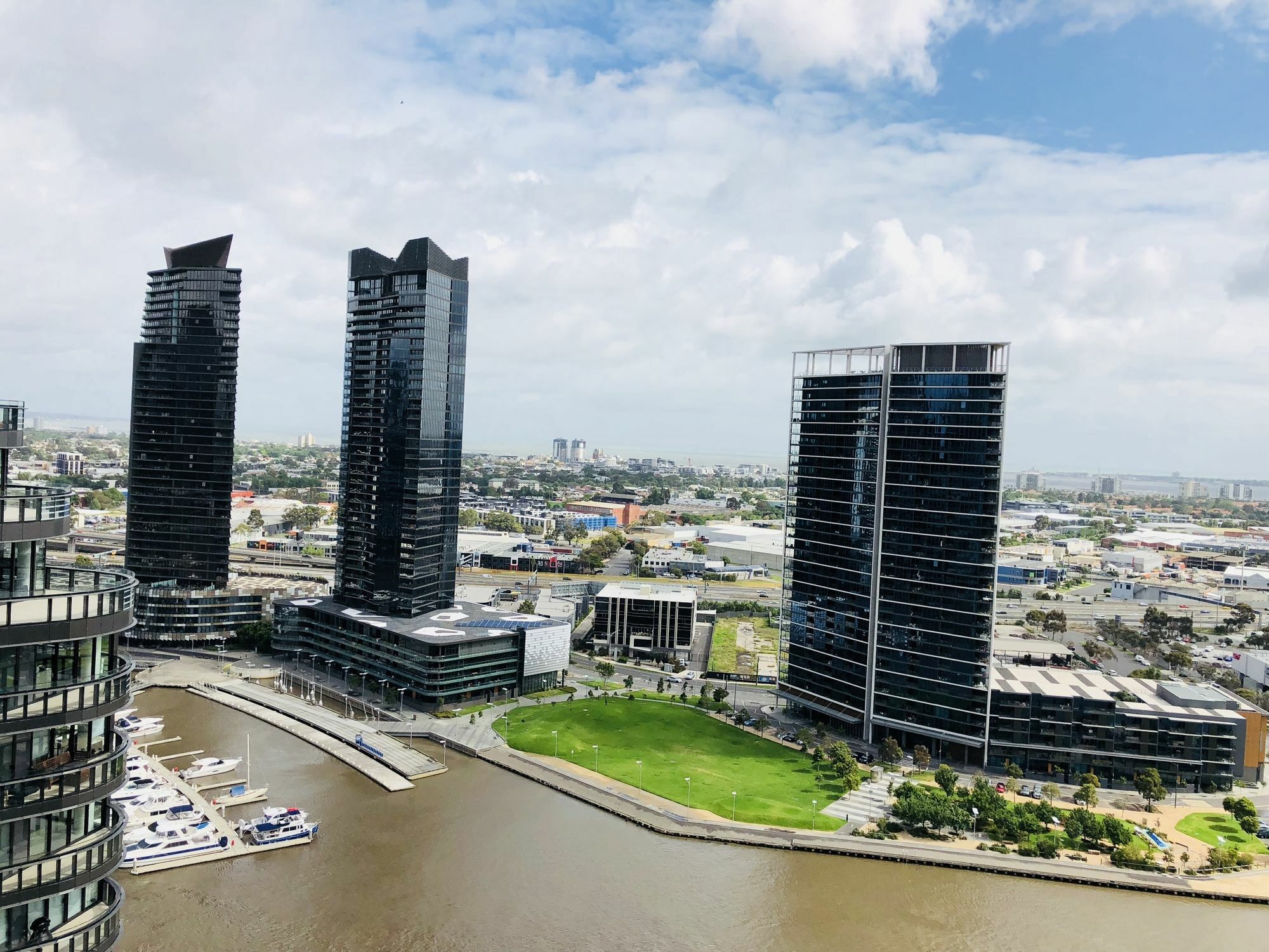 Winston Apartments Docklands Мельбурн Экстерьер фото